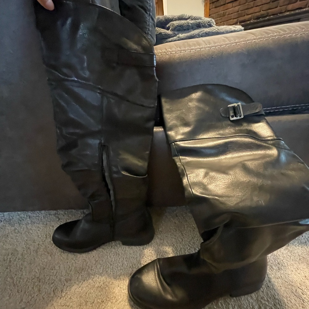 Black Knee-High Leather Boots